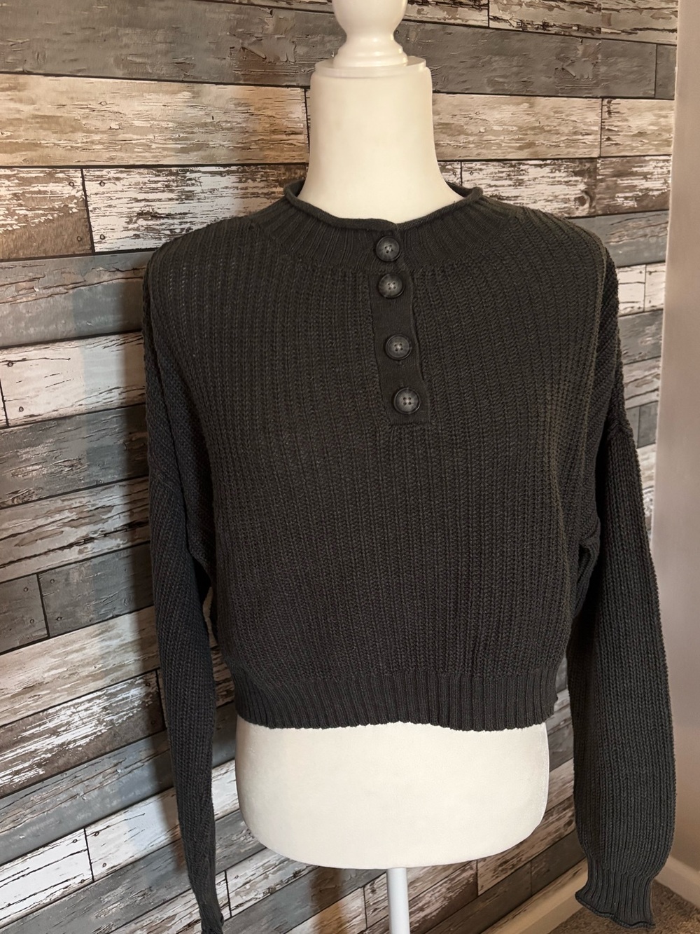 American Eagle Quarter Button Gray Cropped Knit Boxy Relaxed Sweater Womens S